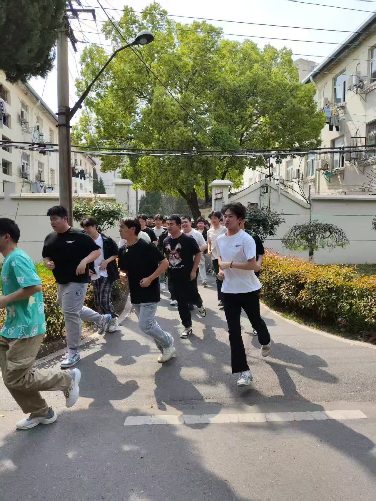 2025-04-10-09-00-41.jpg 2.jpg